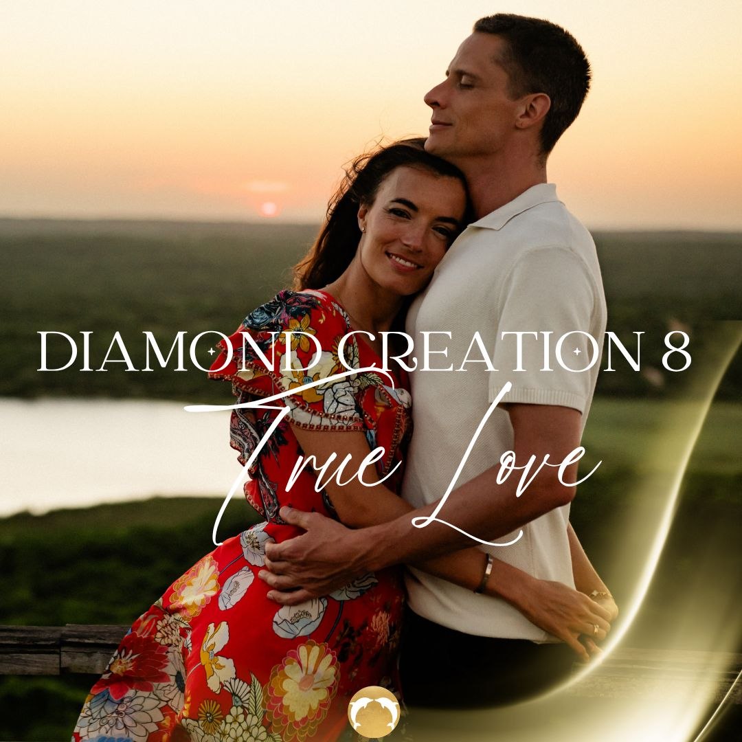 Diamond Creation 8 True Love von Seas of Love®: Sophie und Wanja umarmen sich im Sonnenuntergang